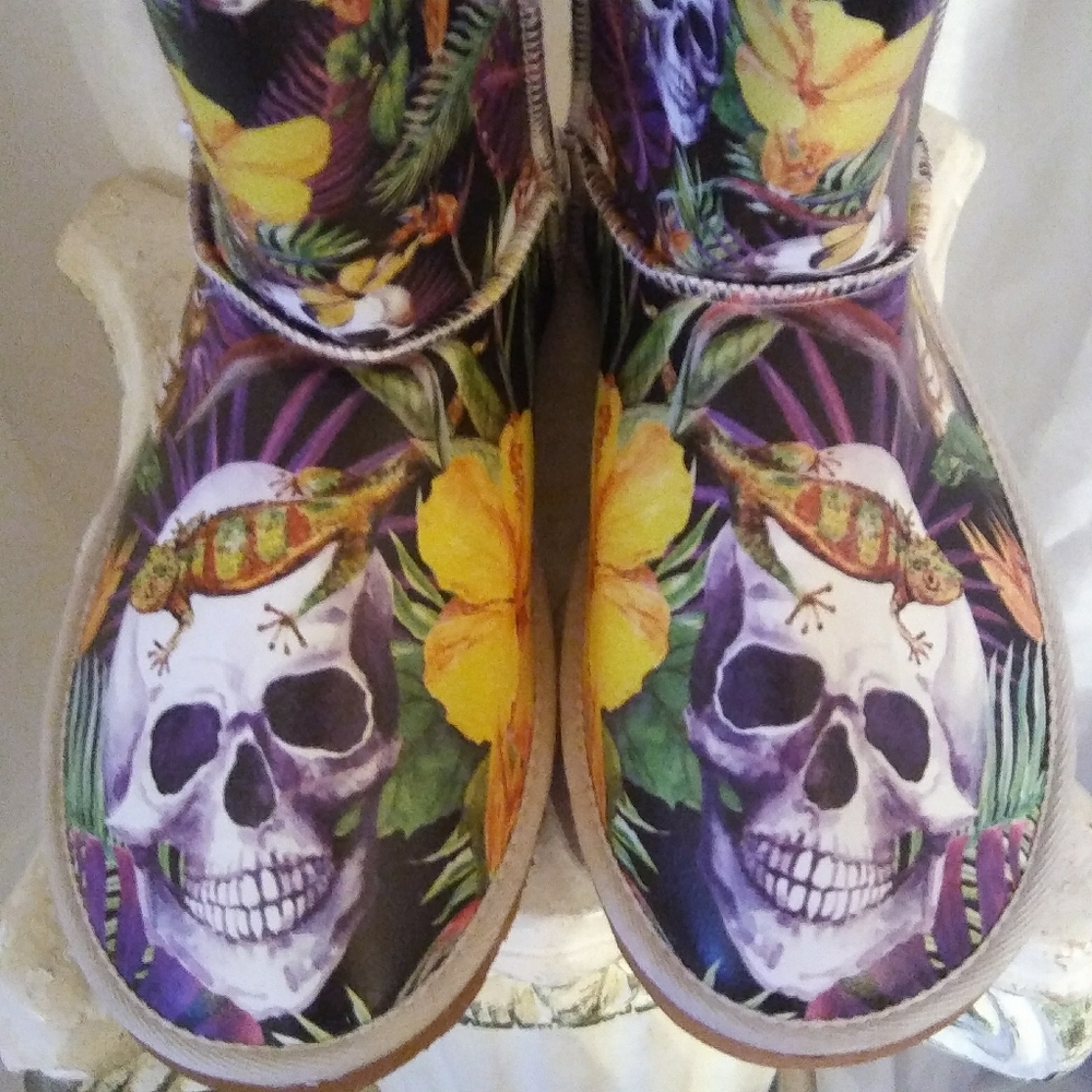 New Floral Sculls Faux Sheepskin Scull Boots